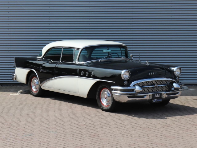 Buick Special 4-DOOR SEDAN 1955