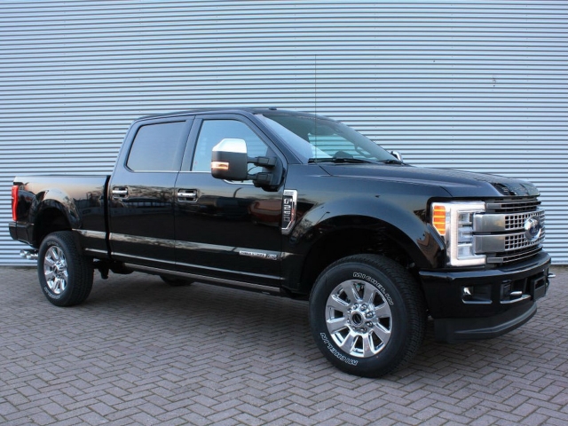 Ford USA F-250 F-350 PLATINUM 6.7L V8 2017