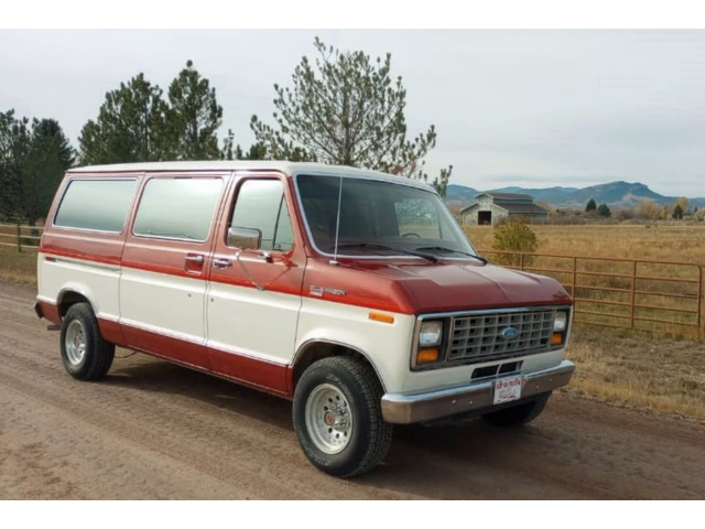 Ford Econoline E150 CLUB WAGON